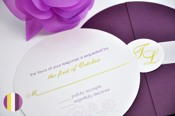 Круглые свадебные приглашения "Фиолетовая роскошь"